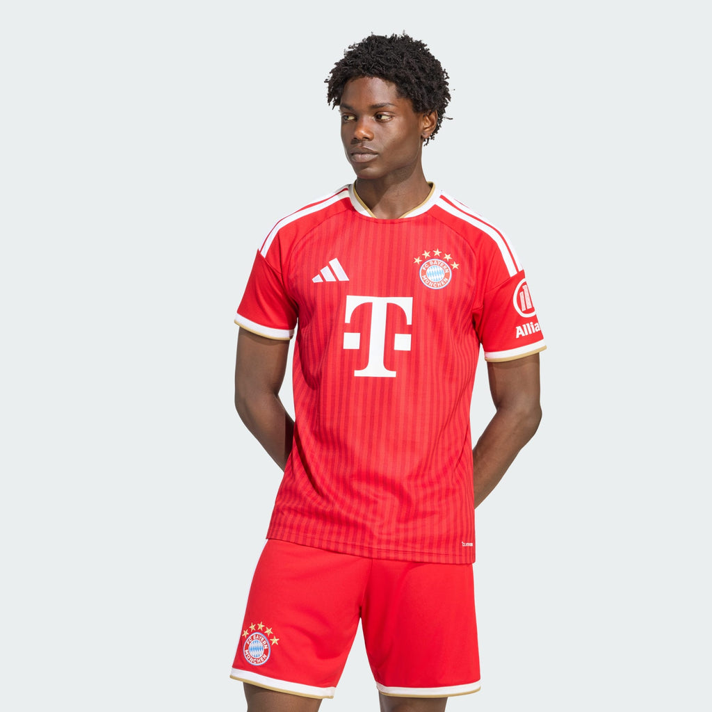 FC Bayern München Heimtrikot 2026/27 Fan-Version – Model-Vorderansicht