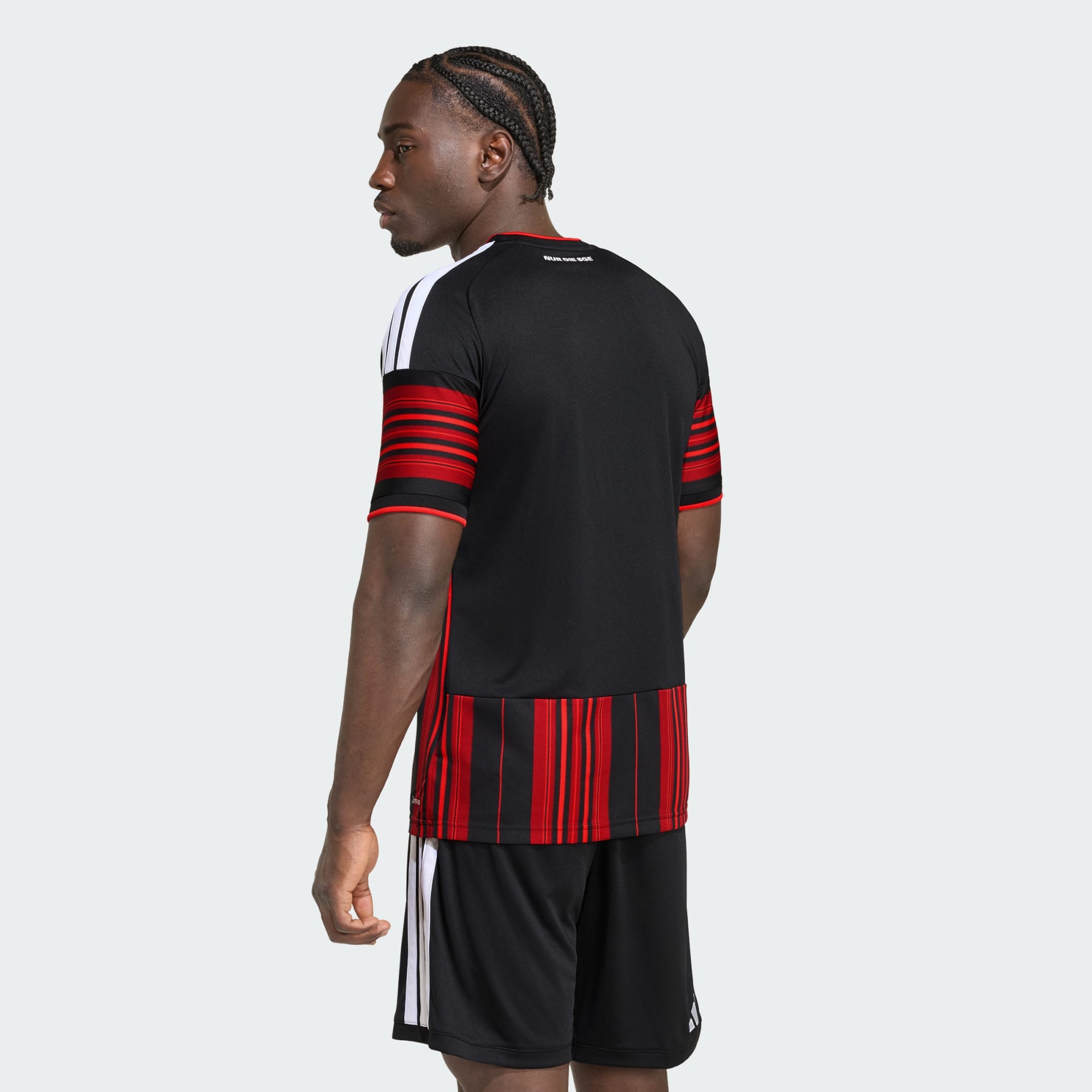 Eintracht Frankfurt Heimtrikot 2026/27 Fan – getragen hinten