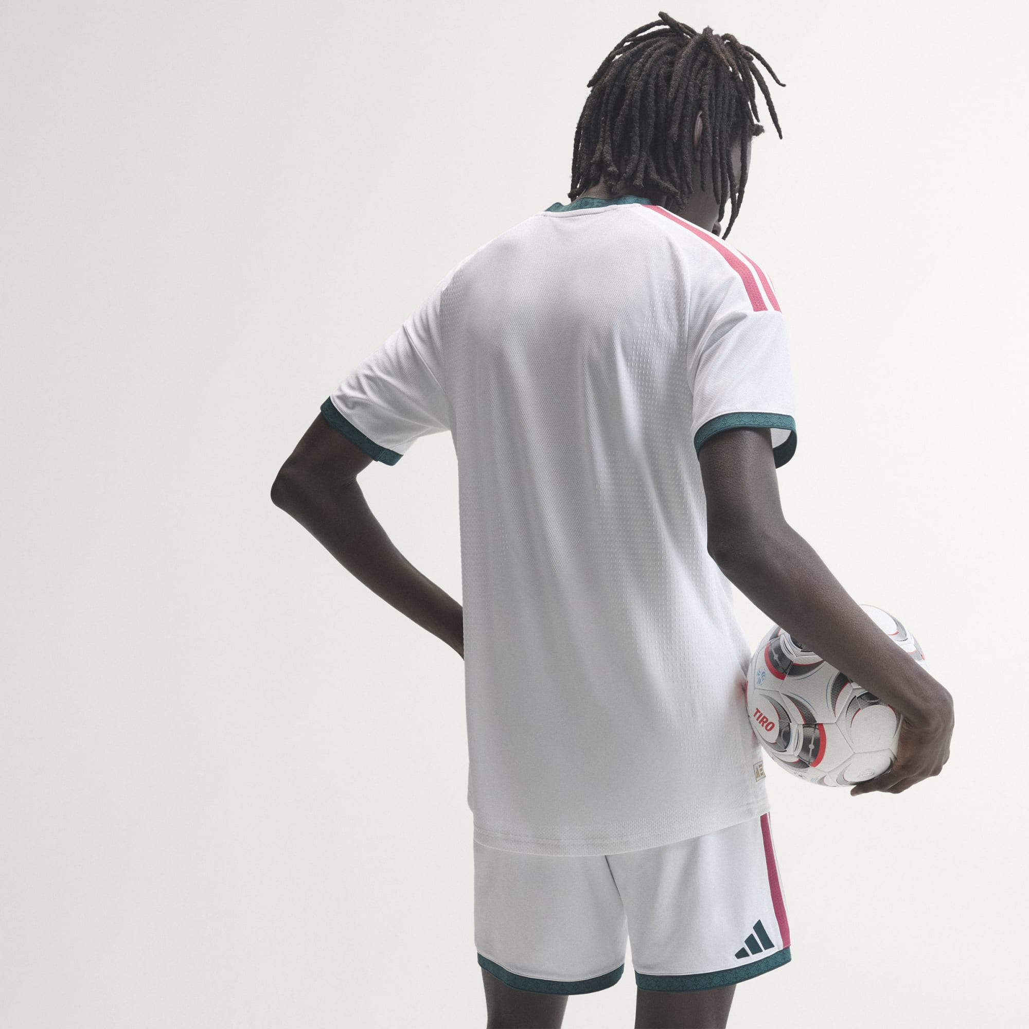 Real Madrid Heimtrikot 2026/27 Player – getragen vorne